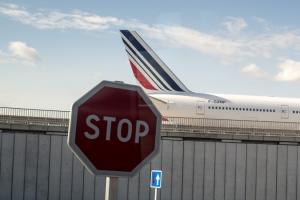 Cамолет Air France совершил экстренную посадку в Шереметьево из-за смерти пассажирки - Похоронный портал
