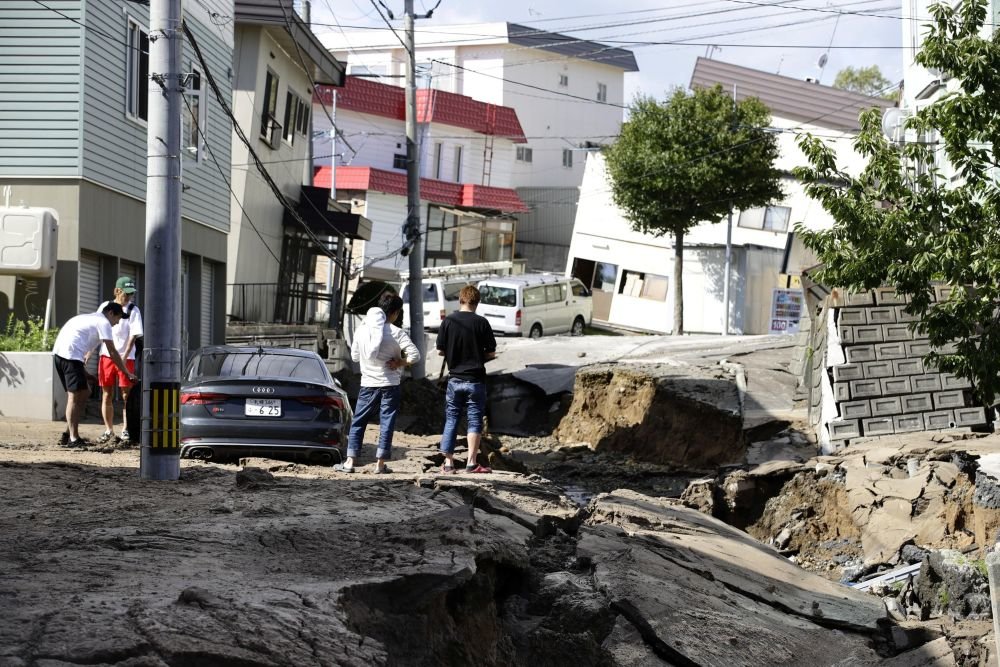 Два человека погибли при землетрясении в Японии - Похоронный портал