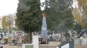 Активисты в Польше отремонтировали советский памятник вопреки протестам властей - Похоронный портал