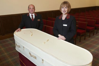 Шотландцам предложили шерстяные гробы - Похоронный портал