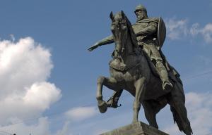 Более ста памятников отреставрируют в Москве в этом году - Похоронный портал
