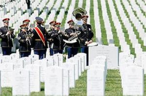 Американских женщин-летчиц разрешат хоронить Арлингтонском военном кладбище - Похоронный портал