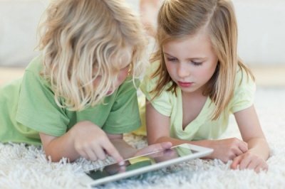 Ученые выяснили, как смартфоны влияют на развитие речи у детей