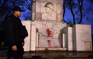 МИД Польши заявил, что снос советских памятников не нарушает договора с Россией - Похоронный портал