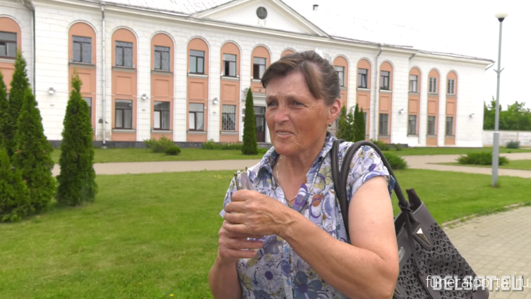 Беларусь. «Милиционеров интересовало, адекватна ли я». Женщину судили за то, что похоронила мужа в деревне, а не в городе - Похоронный портал