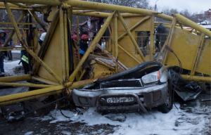 По делу падения крана в Омске задержаны 3 человека - Похоронный портал