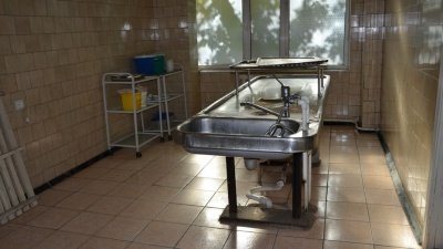 Байки из морга: Как алматинский сторож уволился после кашля из холодильника