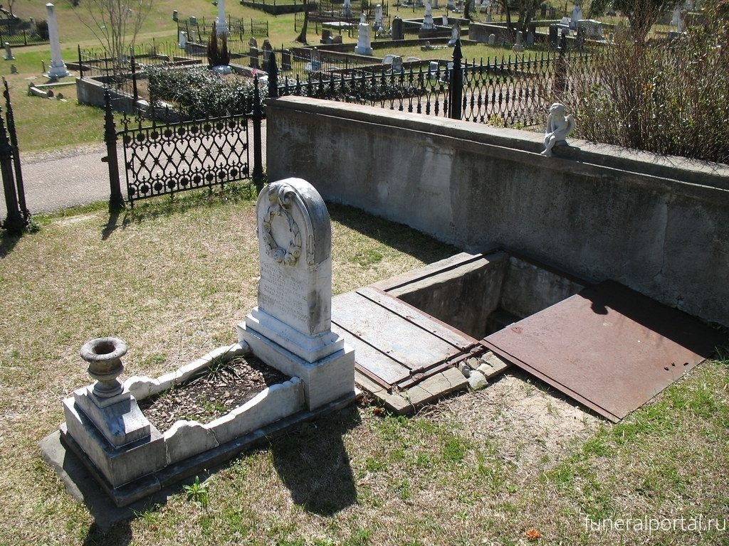 The Grave of Florence Irene Ford - Похоронный портал