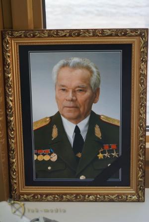 Прошел год с момента ухода из жизни Калашникова Михаила Тимофеевича - Похоронный портал