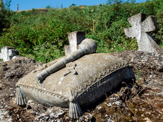 История одесских кладбищ: почему их так много и где мы ходим по могилам