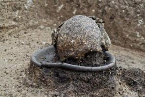 В Грузии нашли захоронение с черепом на тарелке - Похоронный портал