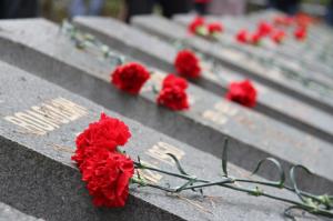 Молодые инвалиды Тюмени почистят на кладбищах могилы участников войны - Похоронный портал