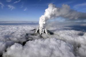 Спасательная операция у вершины вулкана Онтакэ сорвана его активностью - Похоронный портал