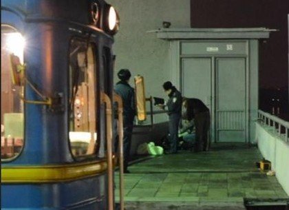 Смерть в метро: турист фотографировал жену и оступился  - Похоронный портал