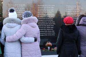 В Казани прошел траурный митинг по жертвам крушения Boeing-737 - Похоронный портал