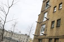 В Красноярском крае отец уронил младенца с пятого этажа - Похоронный портал