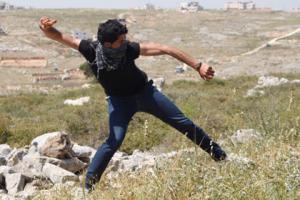 В Ираке мужчину забили камнями за адюльтер - Похоронный портал