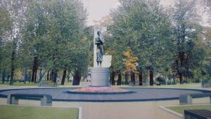 Памятник "блокадной музе" Ольге Берггольц откроют в Петербурге - Похоронный портал