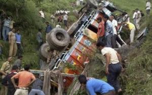 14 человек погибли в Индии при падении автобуса - Похоронный портал