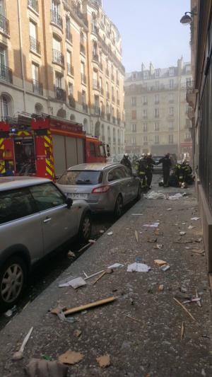 Серия взрывов прогремела в Париже - Похоронный портал