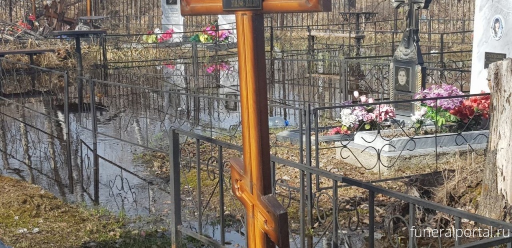 Тюменская область. Прокуратура заставит чиновников прибраться на затопленном кладбище - Похоронный портал
