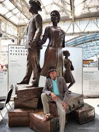 Великобритания установила статую послевоенному поколению карибских мигрантов ‘Windrush’