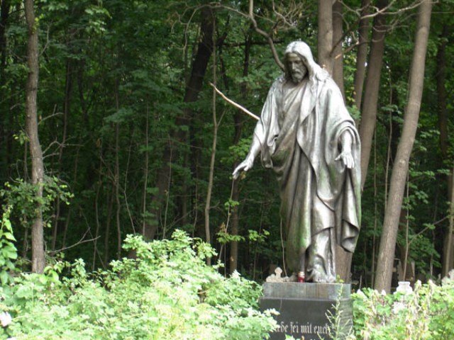 Волковское православное кладбище: 340 лет на службе