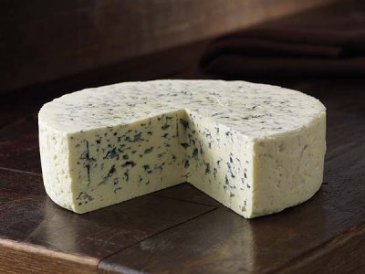 О пользе сыра с плесенью для здоровья человека
