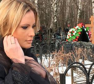 Шаляпин поддержал Борисову на кладбище - Похоронный портал