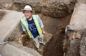 Британские археологи откопали 60 скелетов первых монахов Англии - Похоронный портал