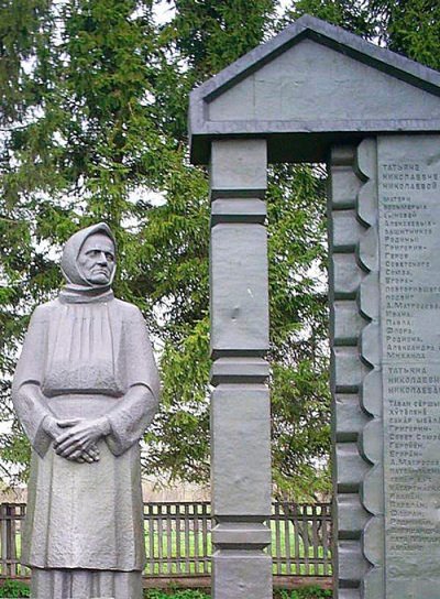 Памятник Матери в чувашском селе Изедеркино