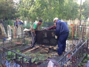 Полиция продолжает поиски разрушивших кладбище в Ново-Татарской слободе Казани - Похоронный портал