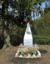 Группа орловцев восстановила могилу неизвестного солдата в д. Суворово Залегощенского района - Похоронный портал
