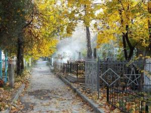 Смотритель кладбища, где захоронены родители Бориса Ельцина, попался на взятке - Похоронный портал