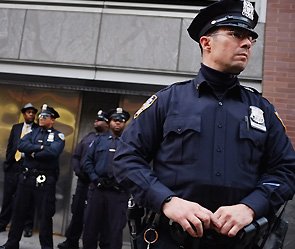 Правозащитники в США бьют тревогу: полицейские ежегодно убивают сотни психически больных людей  - Похоронный портал