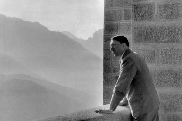 Германия и Австрия предотвратили появление мемориалов Гитлера