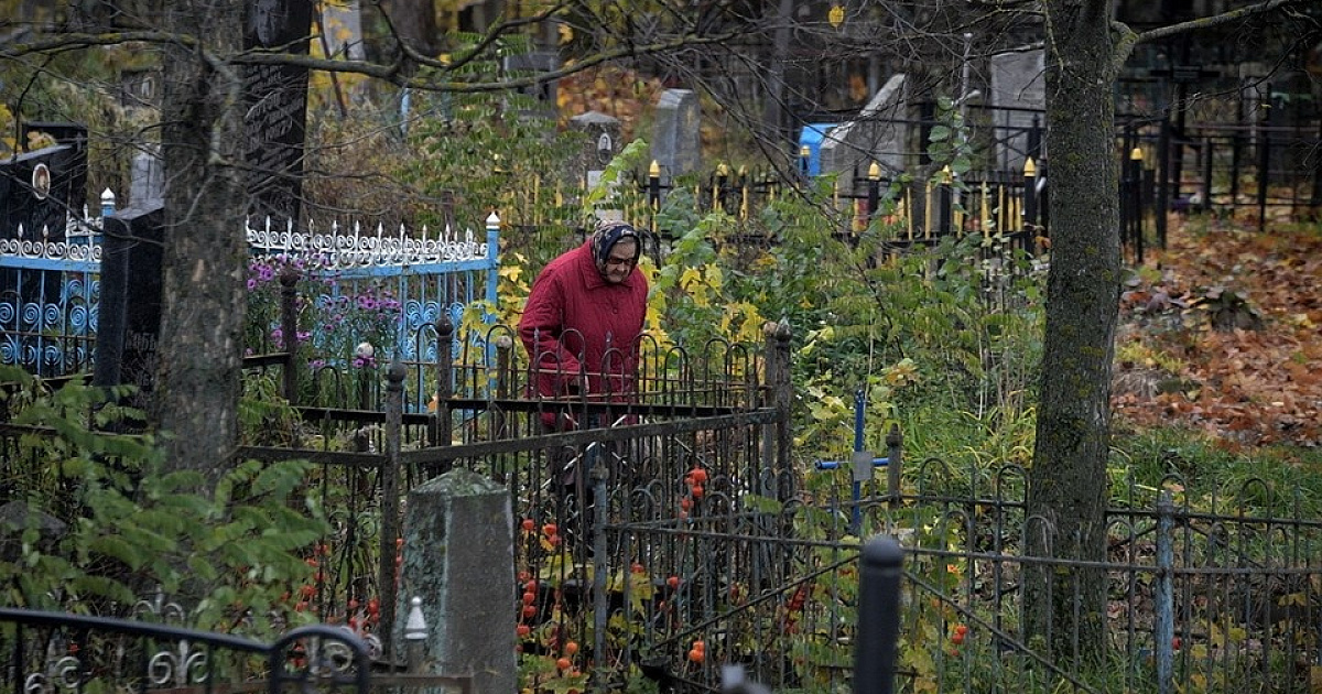 Возле кладбища. Сергиевское кладбище Уфа. Вартемягское кладбище. Кладбище Жилино Уфа.